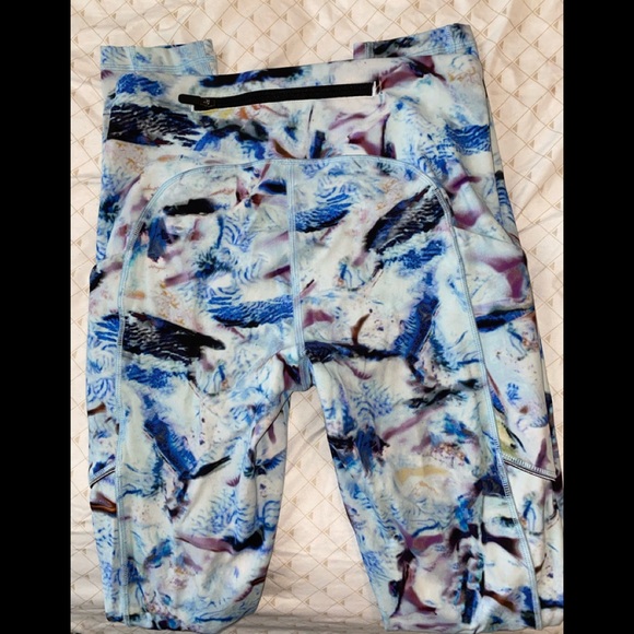 Lululemon speed up tight size 2 RARE color - Picture 4 of 8